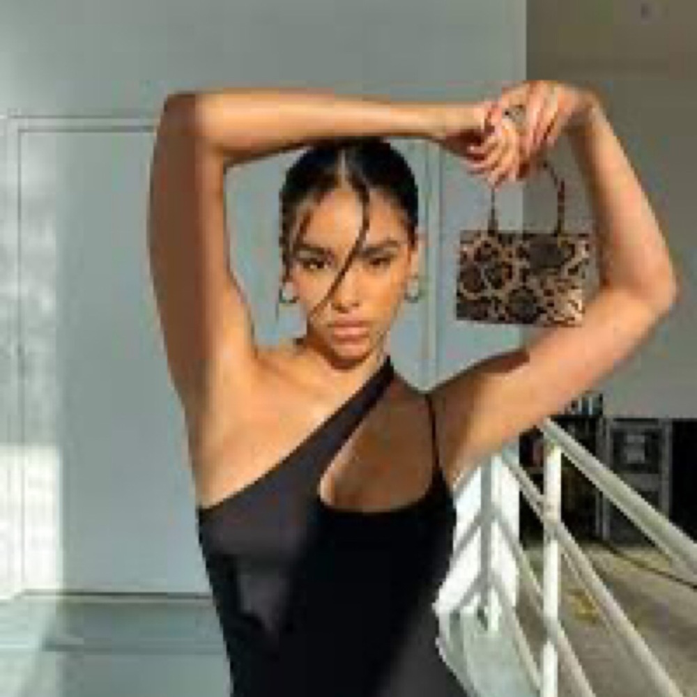 NWT H:ours Sophie Catsuit Asymmetrical One Shoulder Strap Rib Crop Jumpsuit XS - Picture 4 of 9
